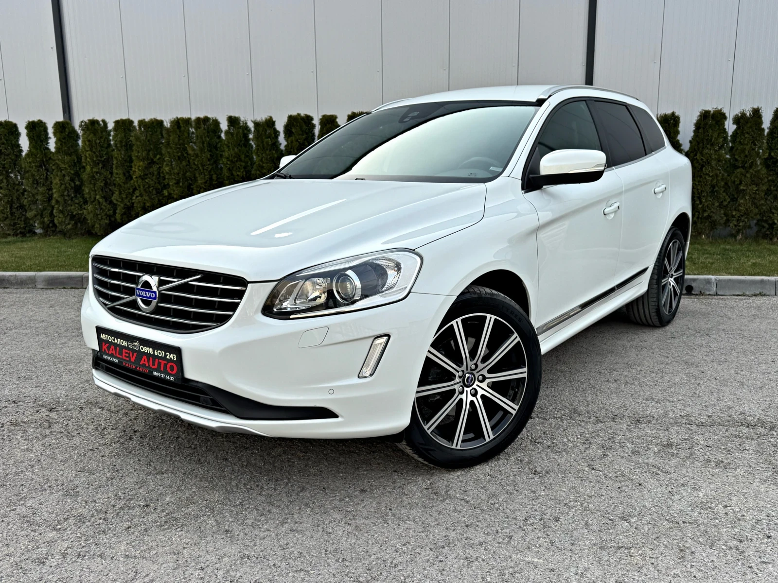 Volvo XC60 2.4 D5* AWD* Перла* KeylessGo* ШВЕЙЦАРИЯ!!!