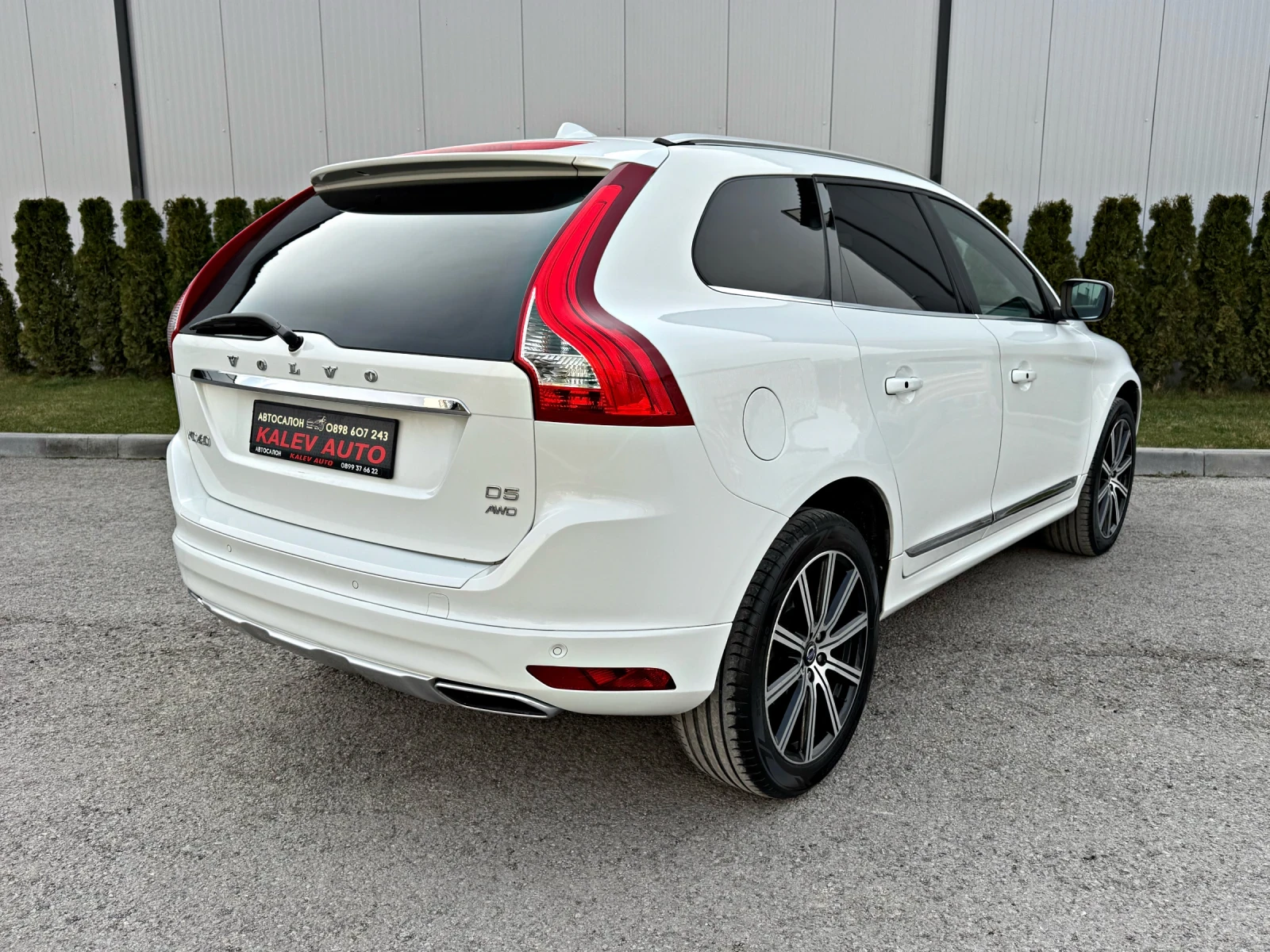 Volvo XC60 2.4 D5* AWD* Перла* KeylessGo* ШВЕЙЦАРИЯ!!! - изображение 6