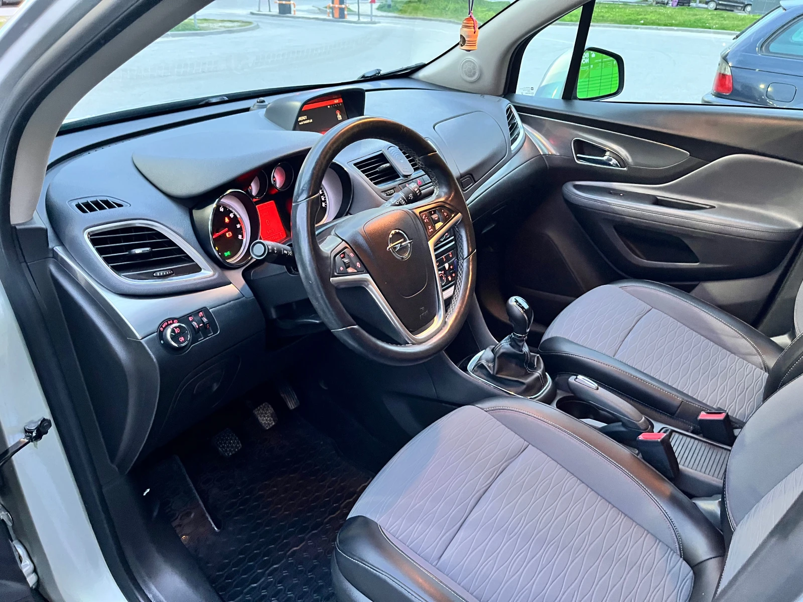 Opel Mokka 1.4 Турбо Бензин-Газ!!!, снимка 10 - Автомобили и джипове - 54012069