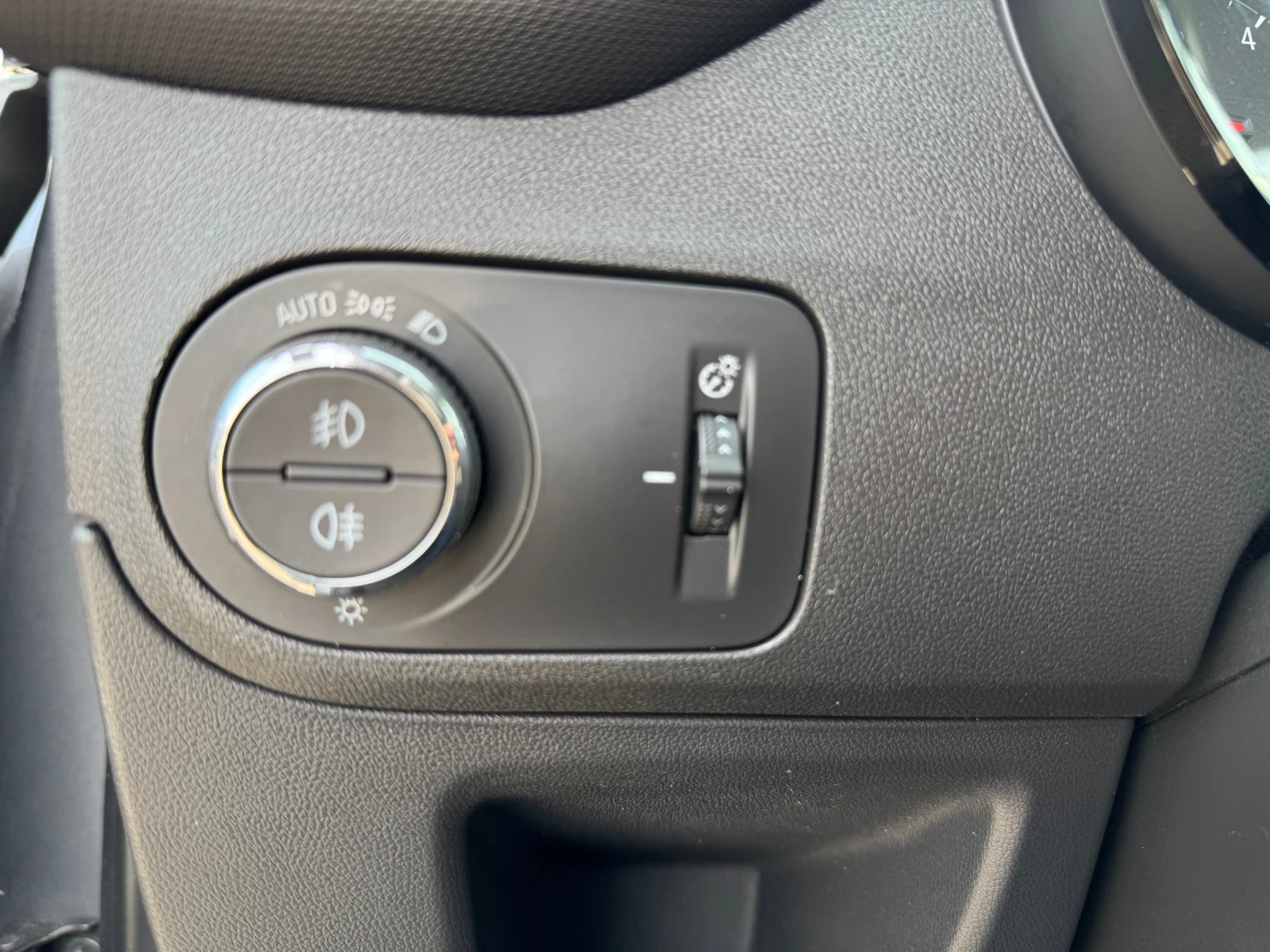 Opel Crossland X 1.6 CDTI, снимка 14 - Автомобили и джипове - 54177999