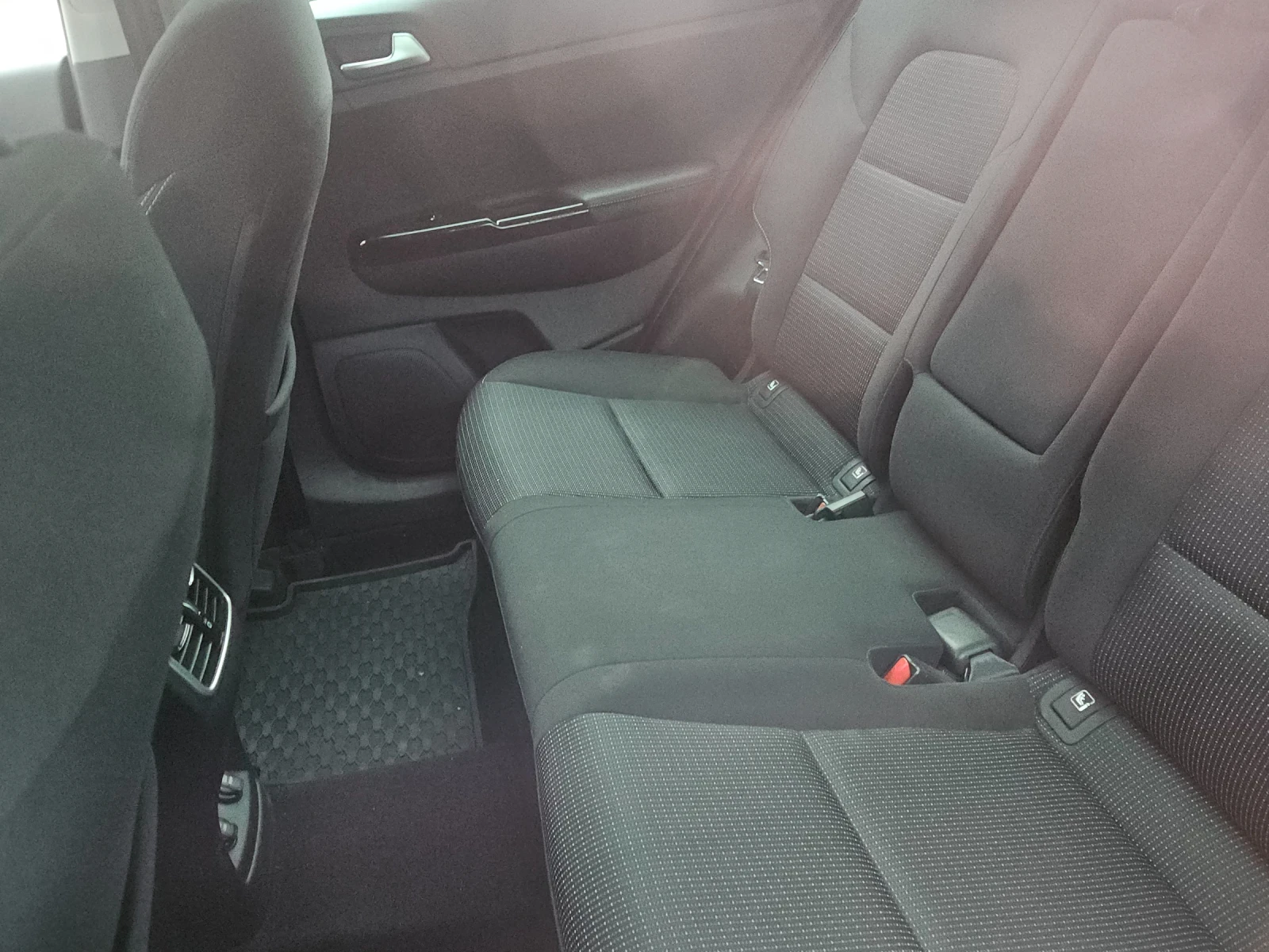 Kia Sportage 1.6 i + LPG оригинална газ!, снимка 12 - Автомобили и джипове - 54529416