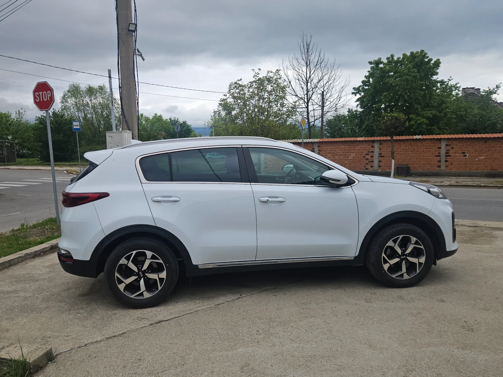 Kia Sportage 1.6 i + LPG оригинална газ!, снимка 7 - Автомобили и джипове - 54529416