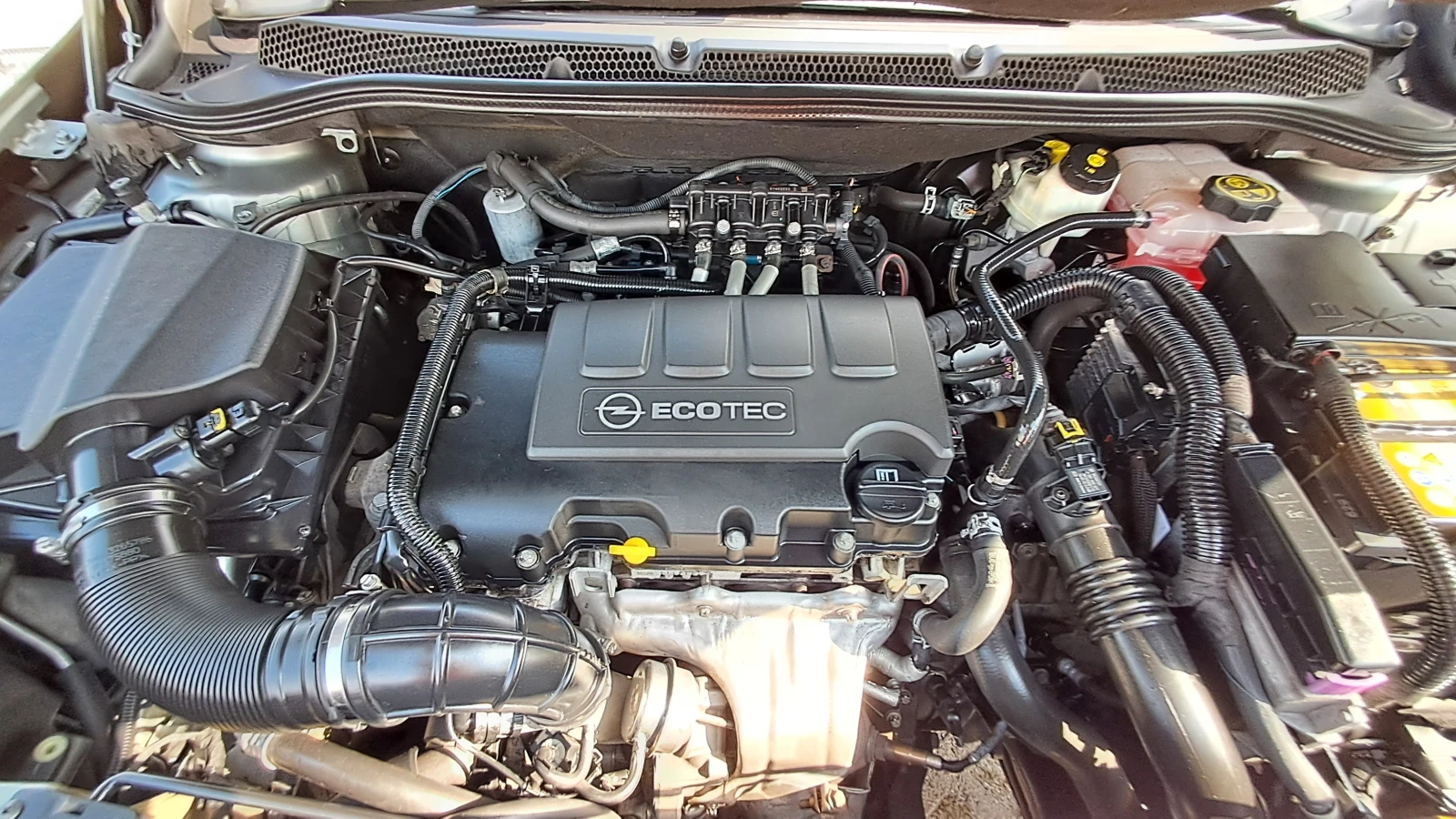 Opel Astra ГАЗ FULL COSMO РЕАЛ КМ ИЗКЛЮЧИТЕЛ СЕРВ КНИЖК УНИКТ, снимка 17 - Автомобили и джипове - 54554659