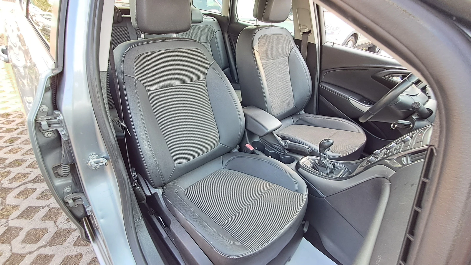 Opel Astra ГАЗ FULL COSMO РЕАЛ КМ ИЗКЛЮЧИТЕЛ СЕРВ КНИЖК УНИКТ, снимка 15 - Автомобили и джипове - 54554659