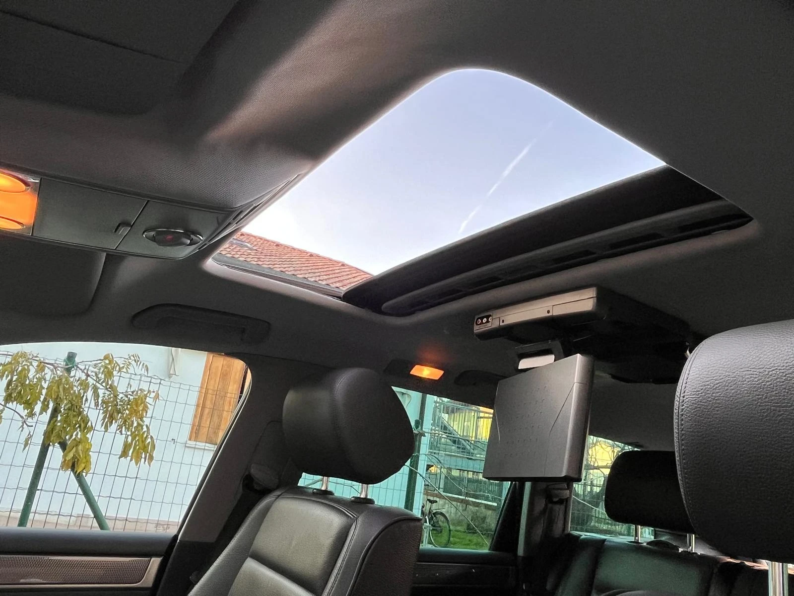 VW Touareg, снимка 9 - Автомобили и джипове - 54757594