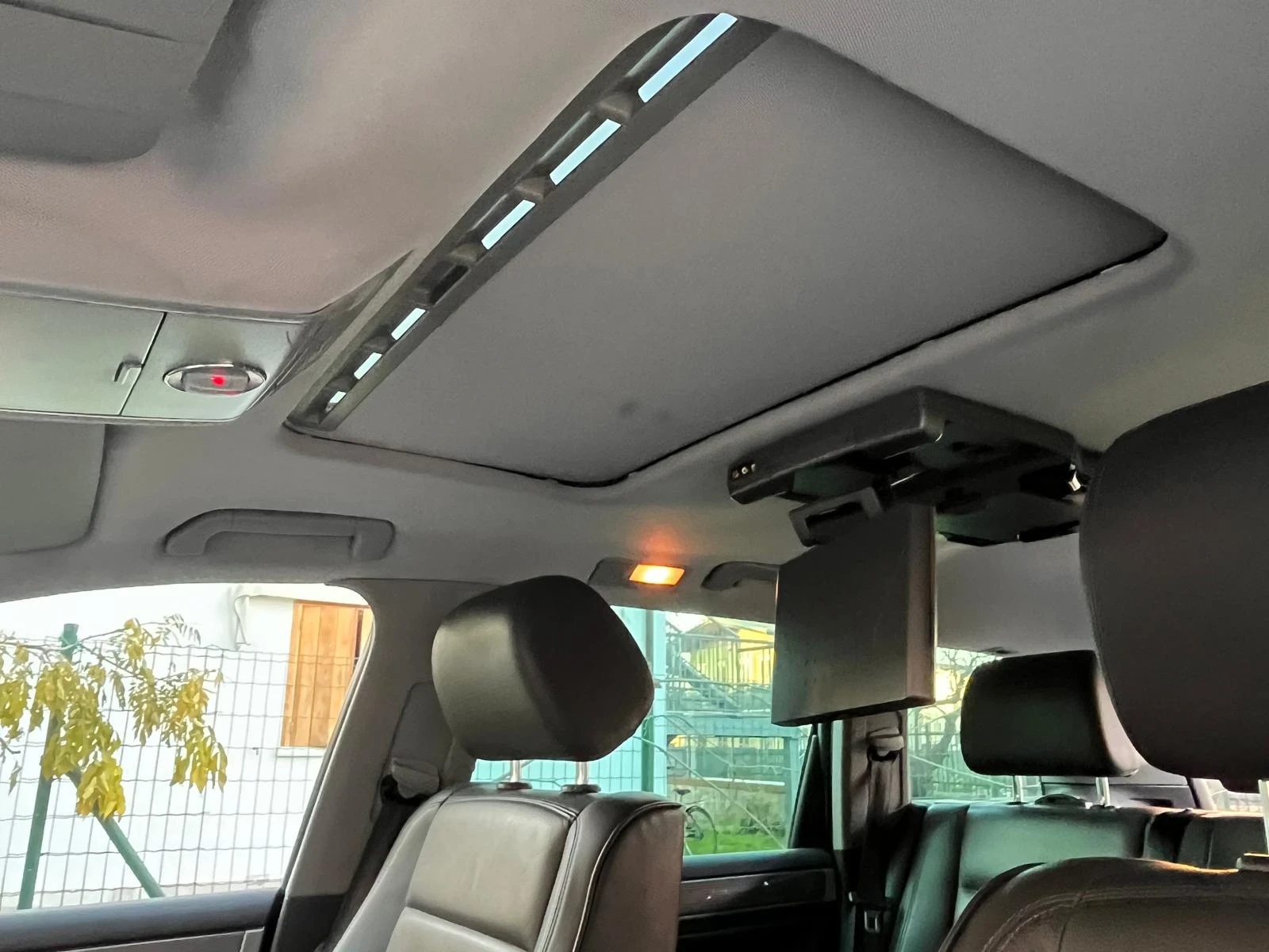 VW Touareg, снимка 10 - Автомобили и джипове - 54757594