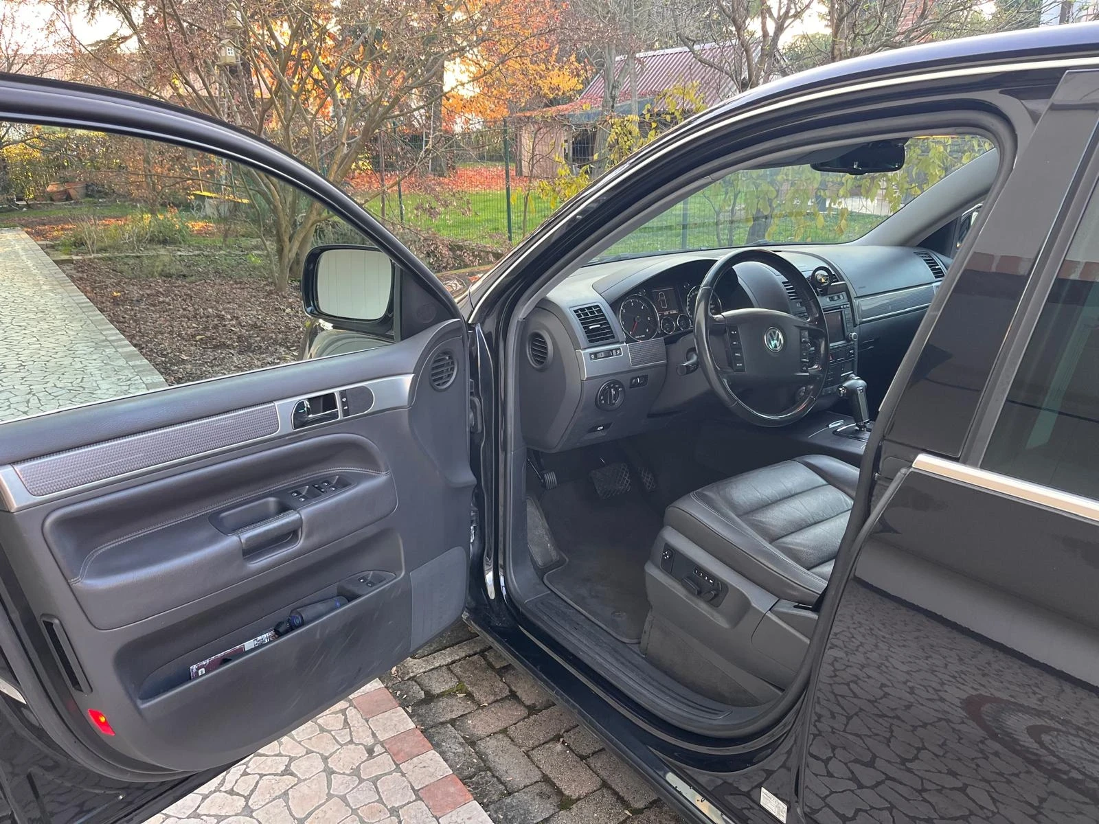 VW Touareg, снимка 3 - Автомобили и джипове - 54757594