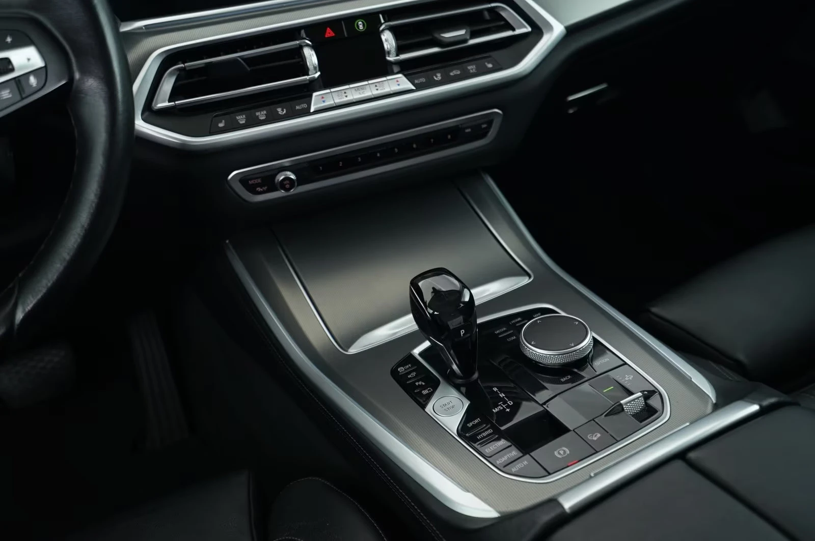 BMW X5 xDrive45ie/394HP/H&K/360/HUD/MEMO/LED/376q, снимка 8 - Автомобили и джипове - 54789976