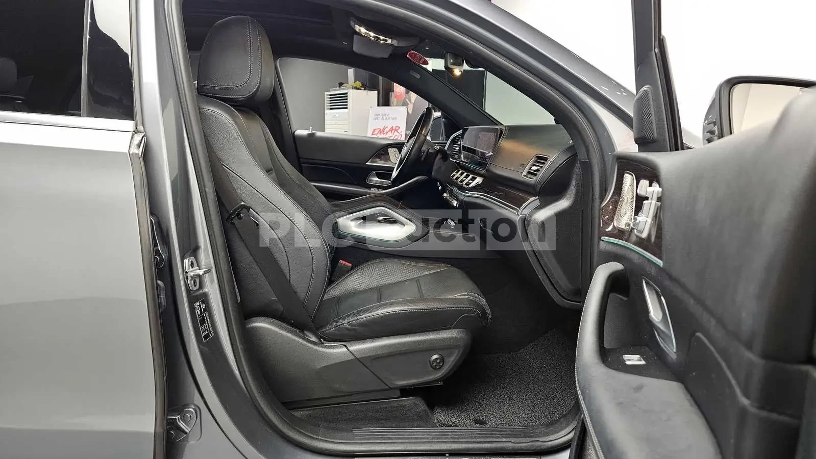 Mercedes-Benz GLE 400 ОБДУХВАНЕ * ДИСТРОНИК * HEAD-UP * BURMESTER * , снимка 12 - Автомобили и джипове - 54999332