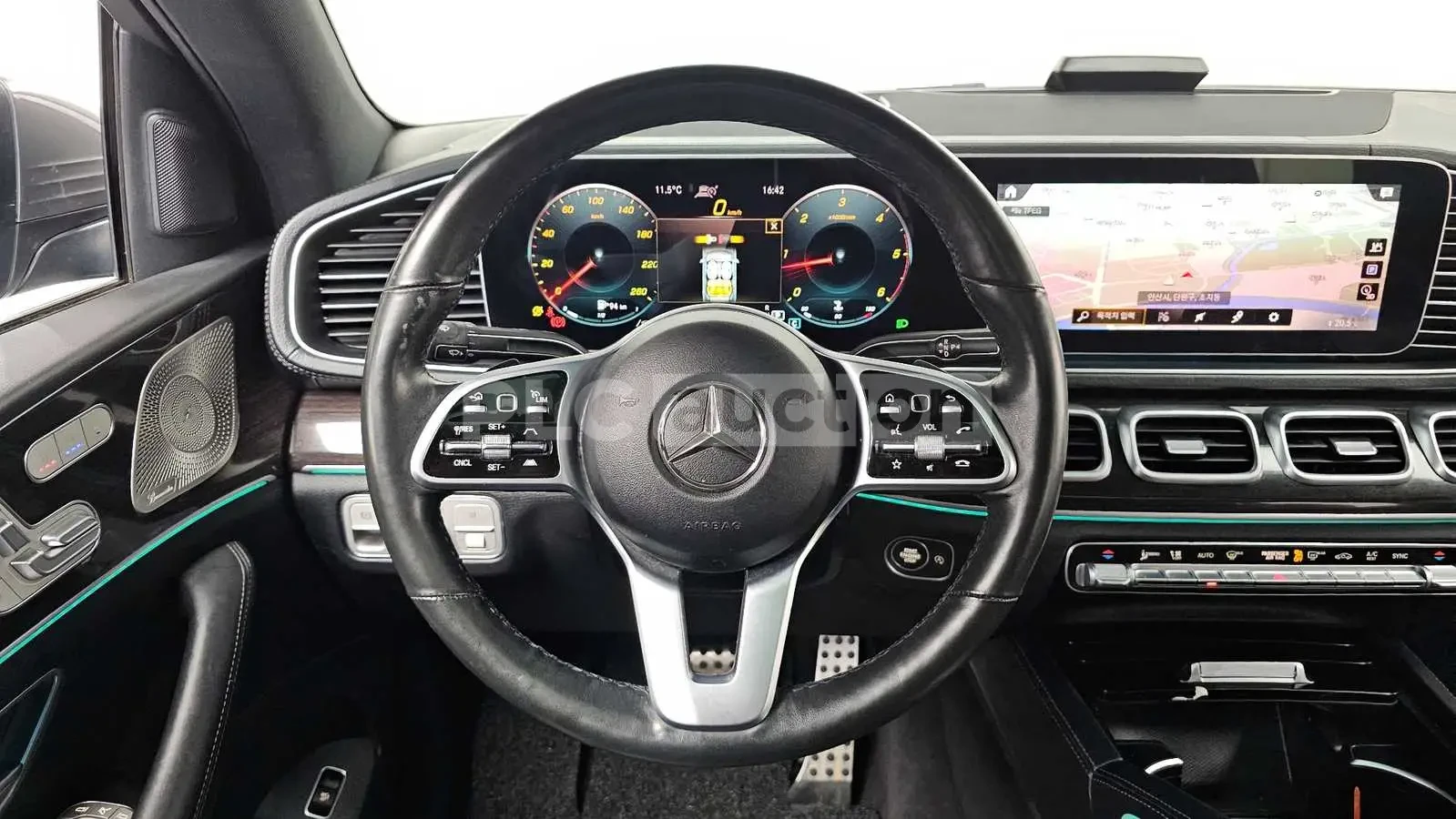 Mercedes-Benz GLE 400 ОБДУХВАНЕ * ДИСТРОНИК * HEAD-UP * BURMESTER * , снимка 13 - Автомобили и джипове - 54999332