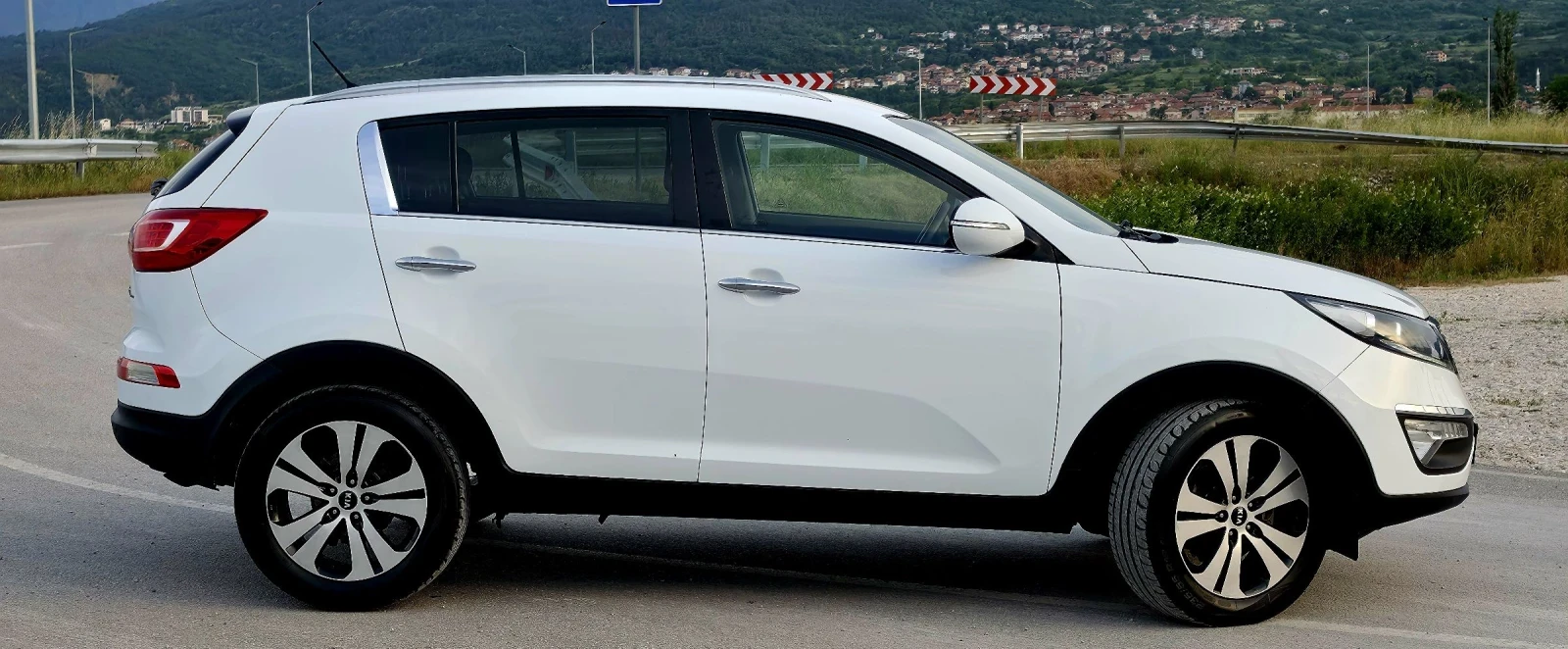 Kia Sportage 1.7 CRDI PLUS 2WD, снимка 4 - Автомобили и джипове - 55077102