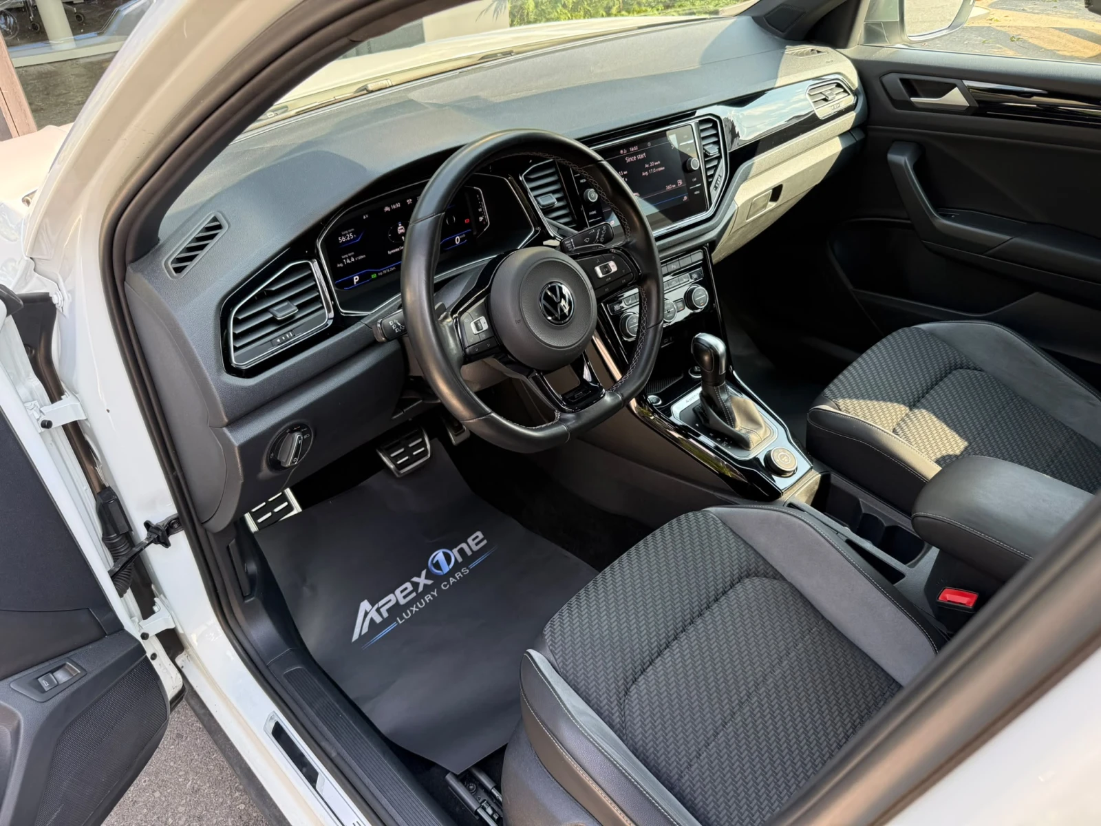 VW T-Roc AKRAPOVIC, снимка 9 - Автомобили и джипове - 55833980