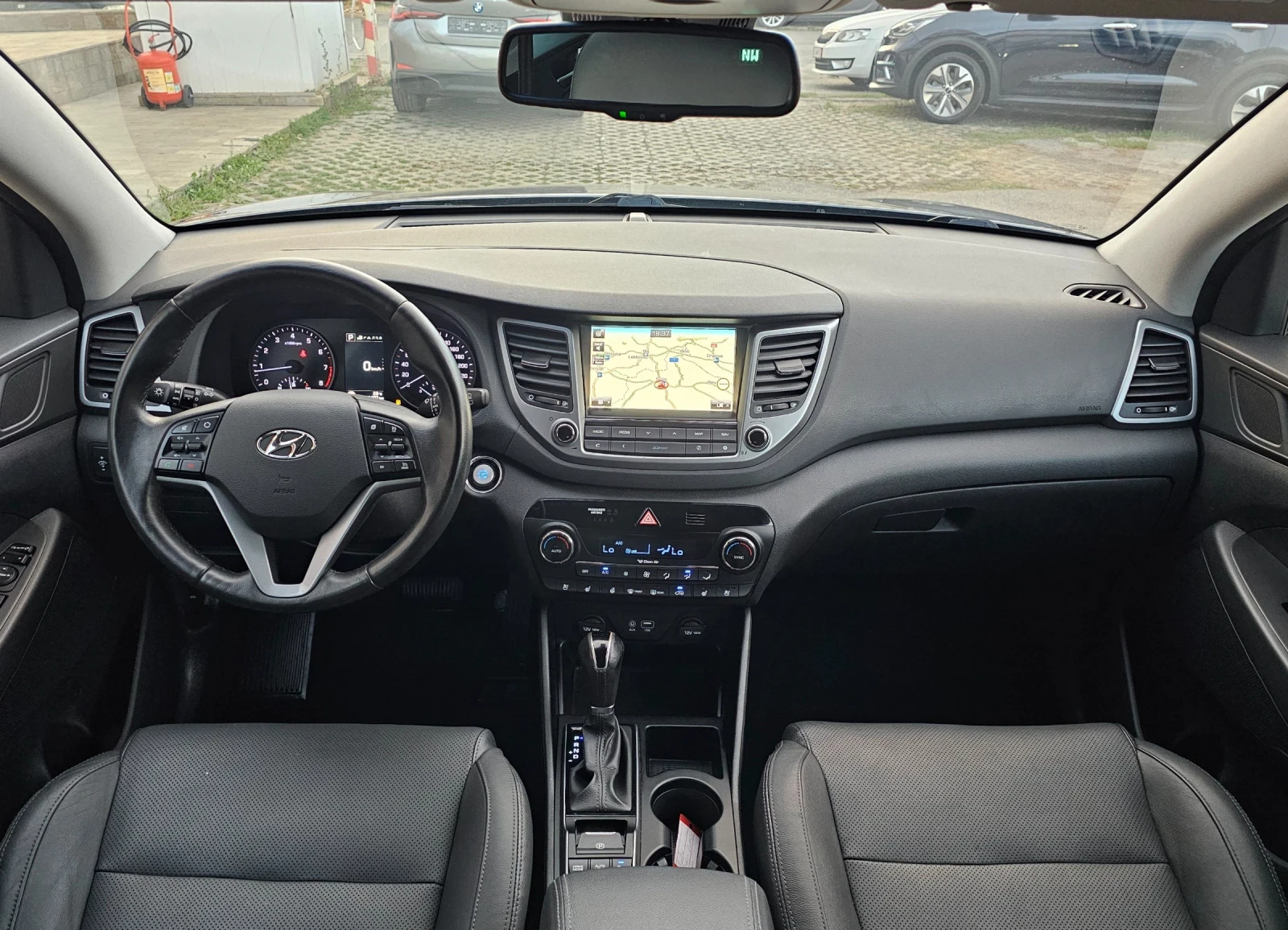 Hyundai Tucson 1.6 T-GDI 4WD Premium Keyless, снимка 12 - Автомобили и джипове - 55932344