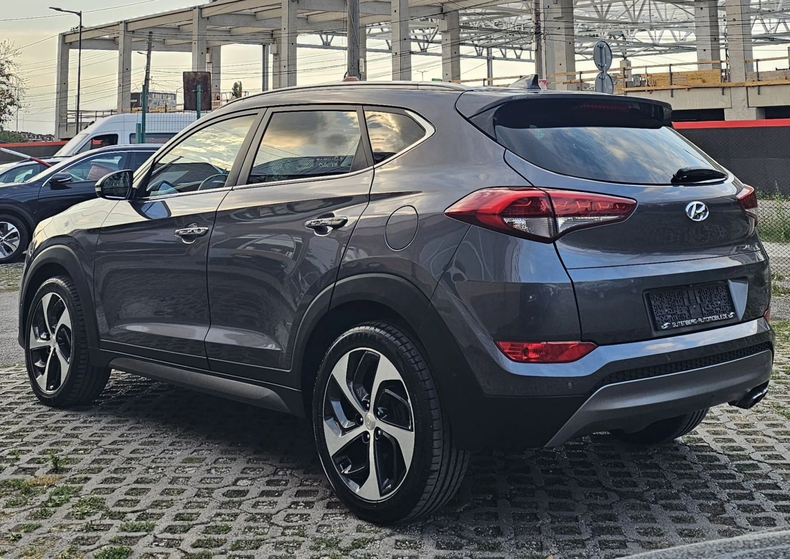 Hyundai Tucson 1.6 T-GDI 4WD Premium Keyless, снимка 7 - Автомобили и джипове - 55932344