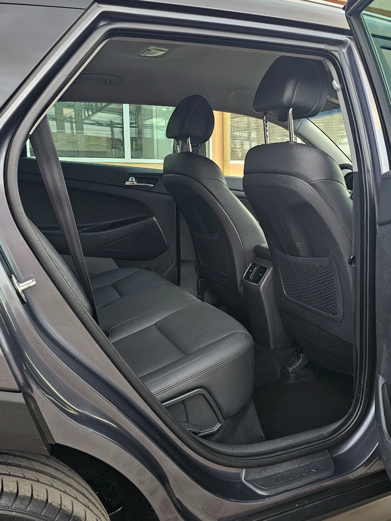Hyundai Tucson 1.6 T-GDI 4WD Premium Keyless, снимка 11 - Автомобили и джипове - 55932344