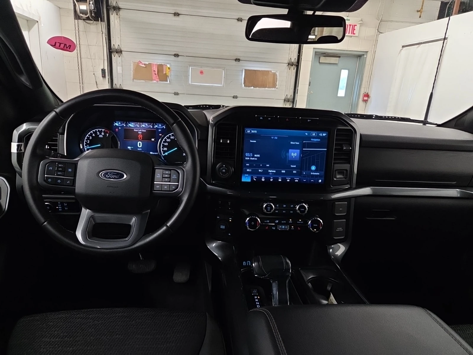 Ford F150 XLT CREW CAB STD BED| CARFAX| ОПЦИЯ ЗА ФИНАНСИРАНЕ, снимка 10 - Автомобили и джипове - 56079800