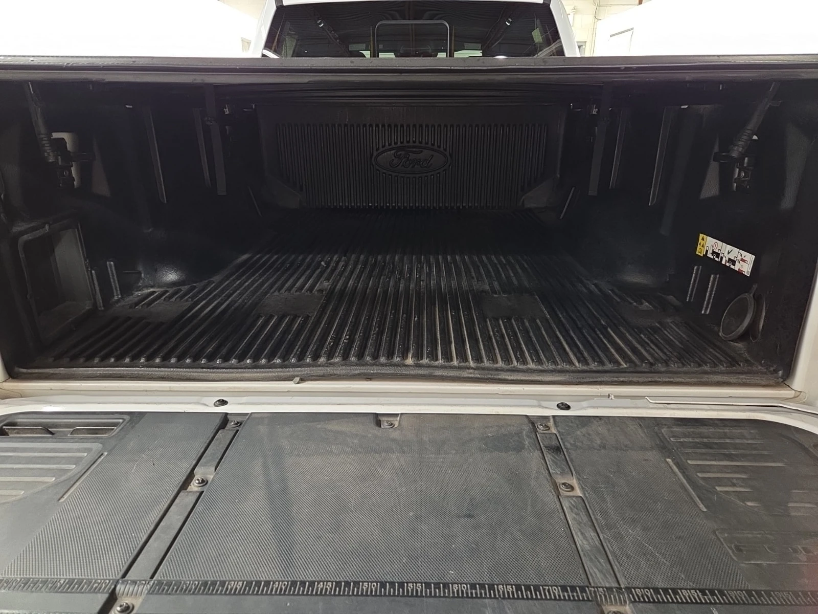 Ford F150 XLT CREW CAB STD BED| CARFAX| ОПЦИЯ ЗА ФИНАНСИРАНЕ, снимка 14 - Автомобили и джипове - 56079800