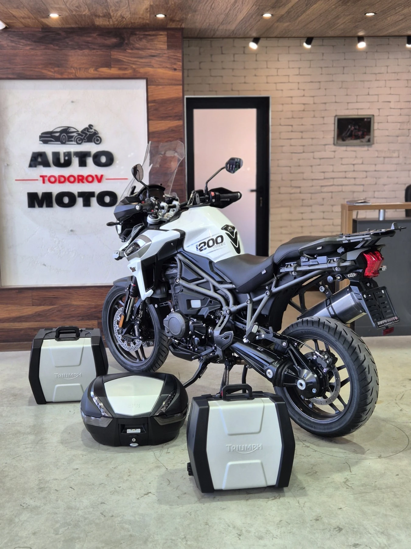 Triumph Tiger 1200 XRT EXPLORER ABS TC Нов внос от ШВЕЙЦАРИЯ!, снимка 4 - Мотоциклети и мототехника - 55898919