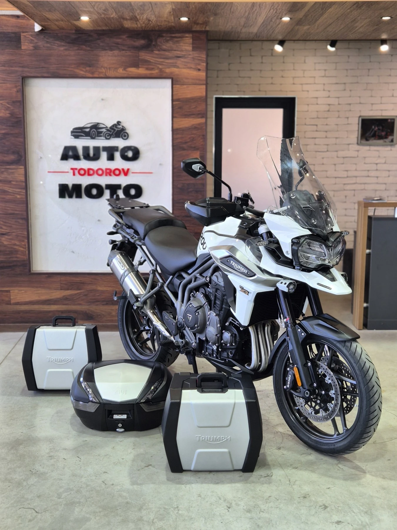 Triumph Tiger 1200 XRT EXPLORER ABS TC Нов внос от ШВЕЙЦАРИЯ!