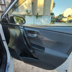 Toyota Auris, снимка 11