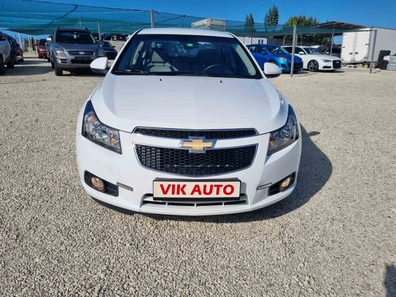 Chevrolet Cruze 1.8 16V AUTO SWISS NAVI, снимка 2 - Автомобили и джипове - 47270659