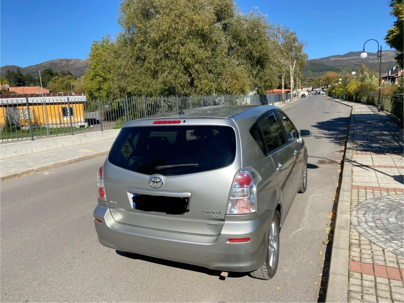 Toyota Corolla verso 1.8 газ, снимка 4 - Автомобили и джипове - 47653456