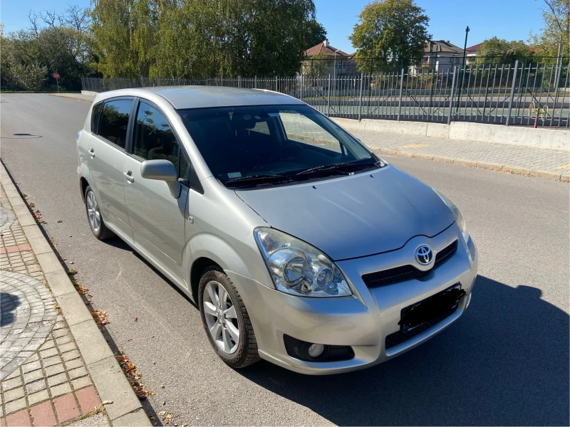 Toyota Corolla verso 1.8 газ, снимка 1 - Автомобили и джипове - 47653456