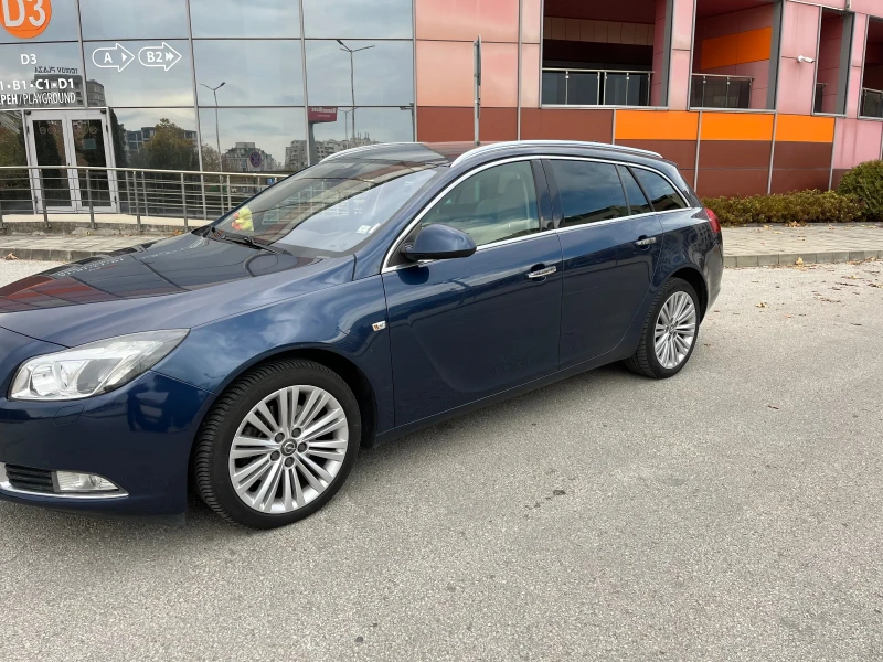 Opel Insignia, снимка 1 - Автомобили и джипове - 48405543