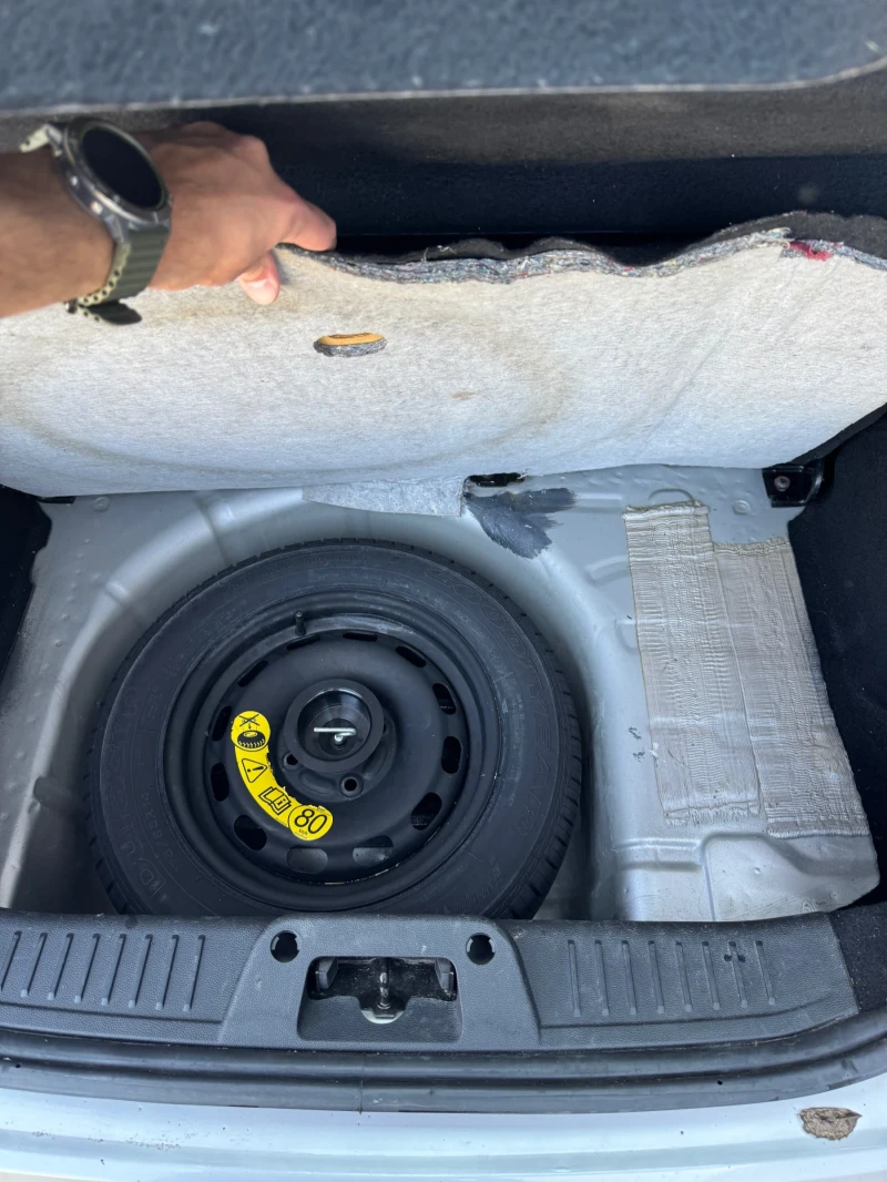 Ford Fiesta 1, 3, снимка 6 - Автомобили и джипове - 52286535