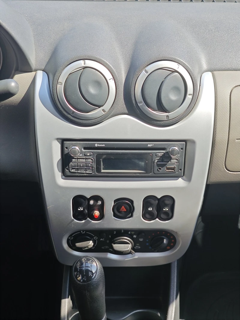 Dacia Logan dCI, снимка 10 - Автомобили и джипове - 52171667