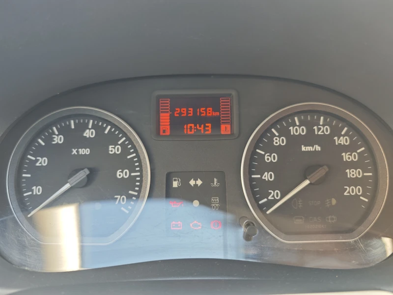 Dacia Logan dCI, снимка 9 - Автомобили и джипове - 52171667