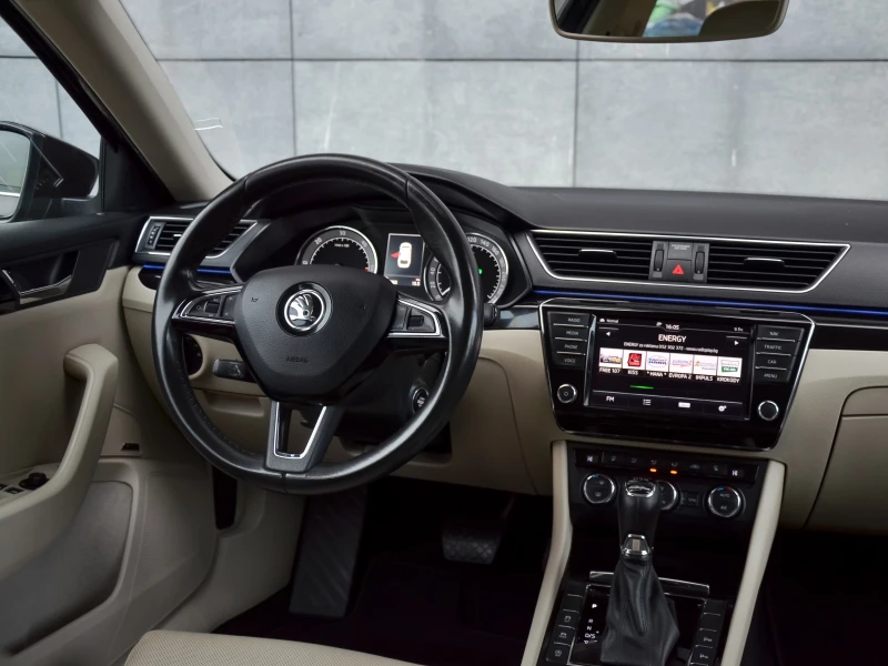 Skoda Superb 2.0TDI 190HP LAURIN&KLEMENT 4X4, снимка 8 - Автомобили и джипове - 52410280