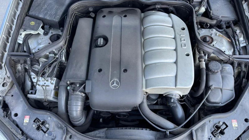 Mercedes-Benz E 270 2.7, снимка 13 - Автомобили и джипове - 52579239