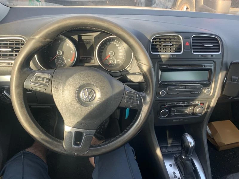 VW Golf 1.6, снимка 5 - Автомобили и джипове - 36695491