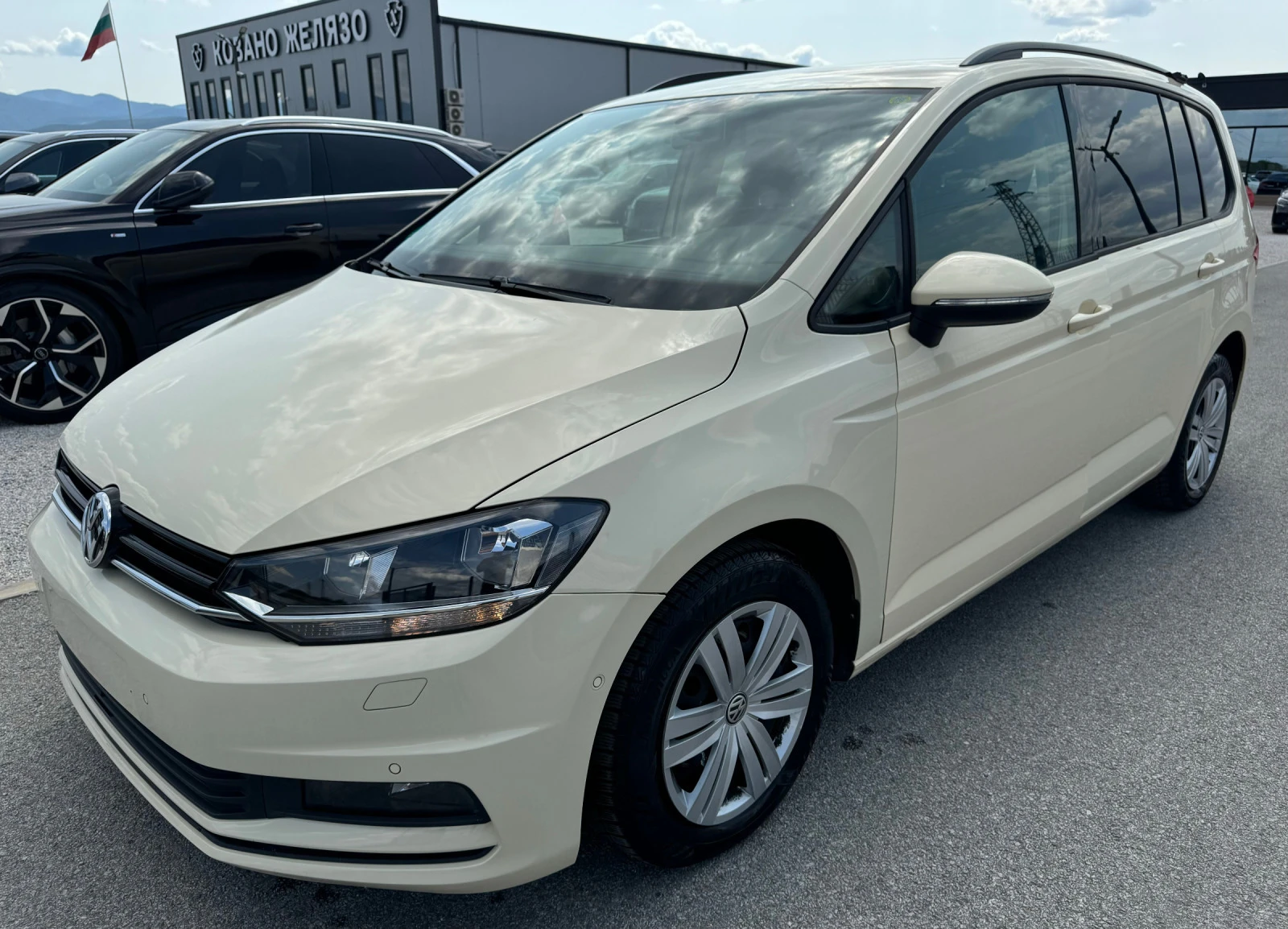 VW Touran 2.0TDI DSG - изображение 3