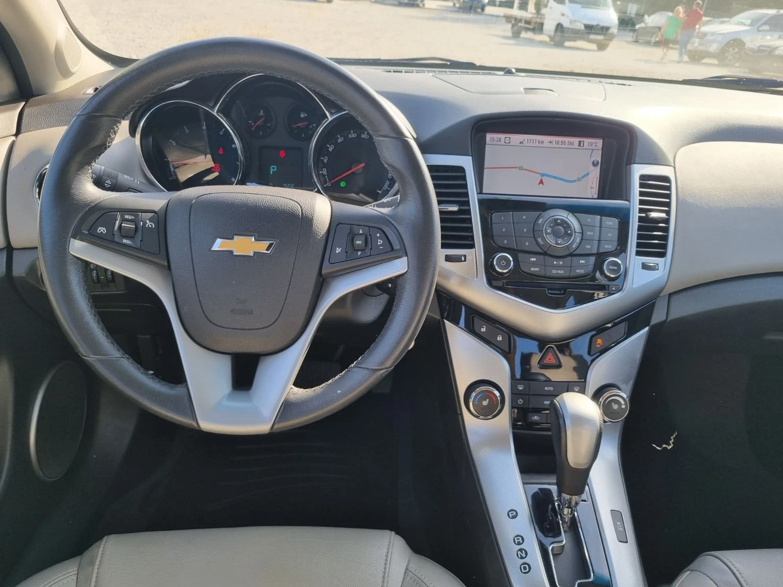 Chevrolet Cruze 1.8 16V AUTO SWISS NAVI - изображение 9