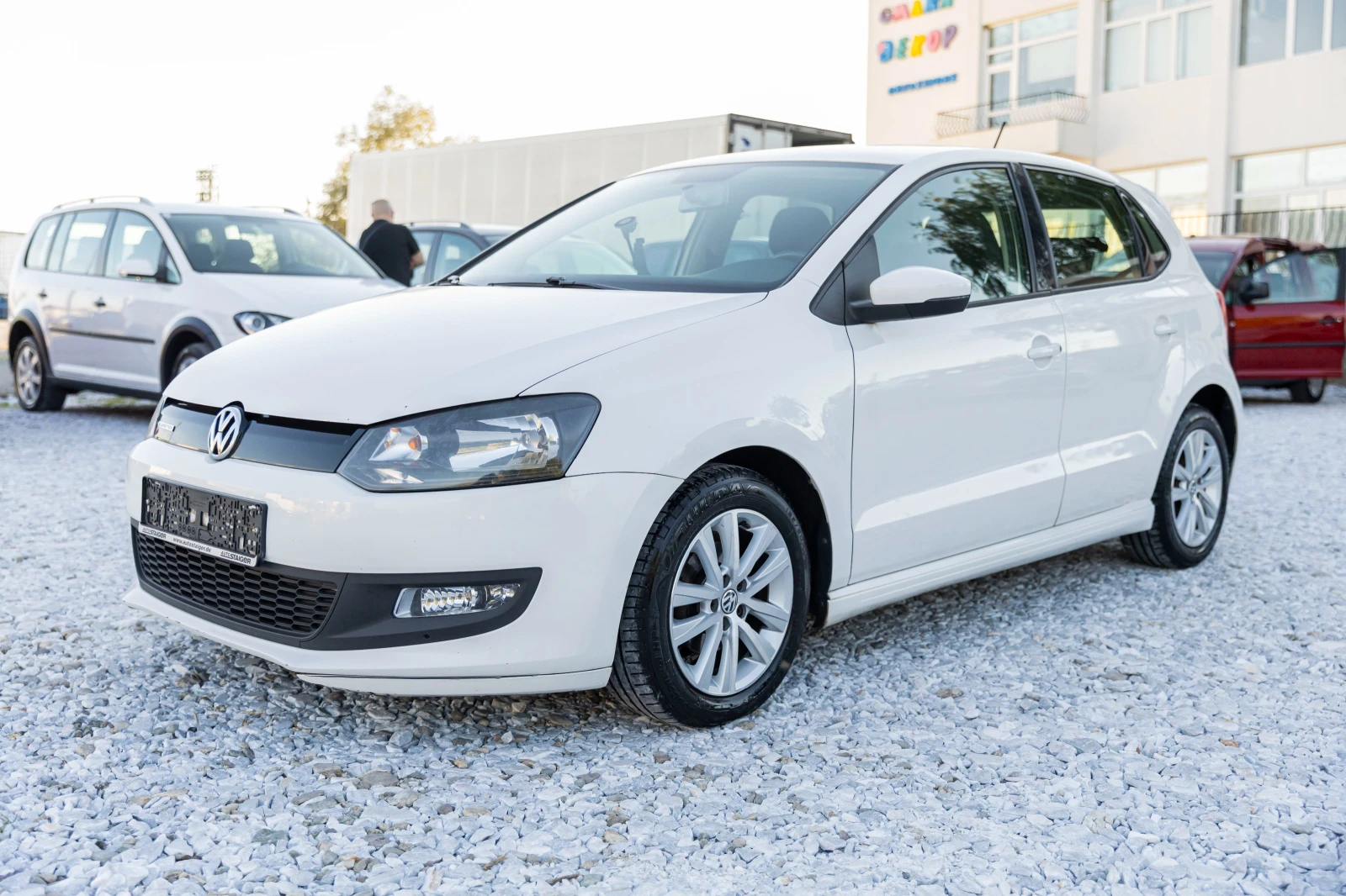 VW Polo 1.2TDI 75кс BLUEMOTION - изображение 2