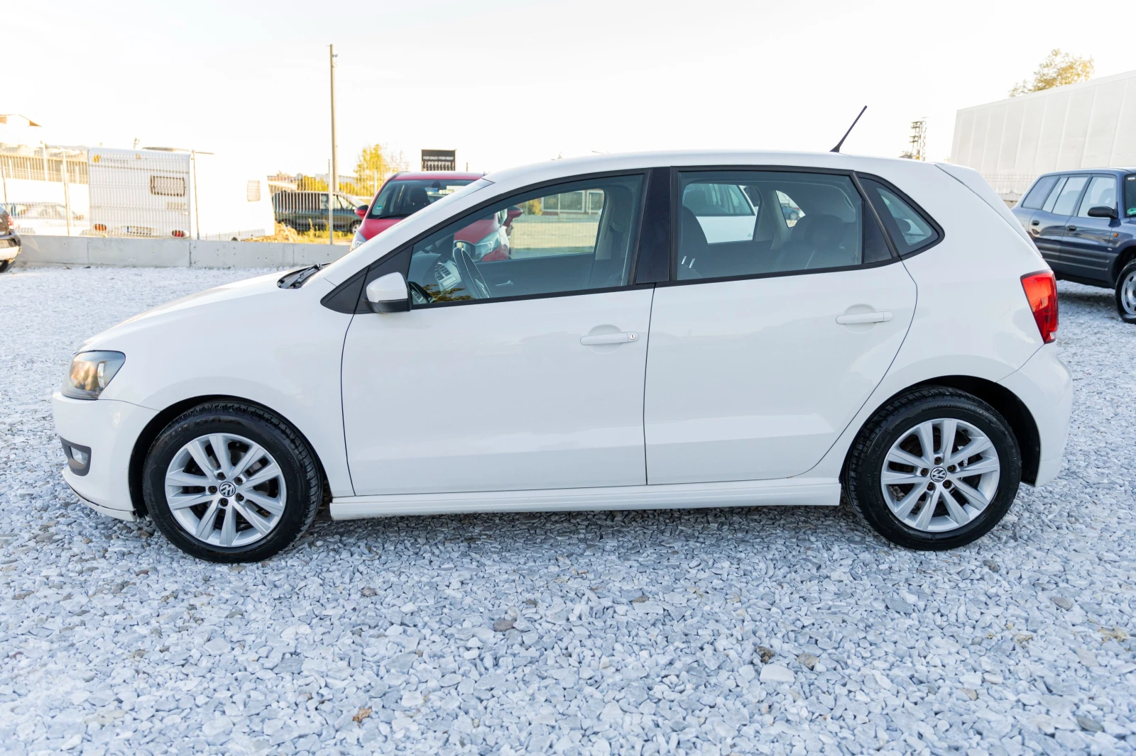 VW Polo 1.2TDI 75кс BLUEMOTION - изображение 5