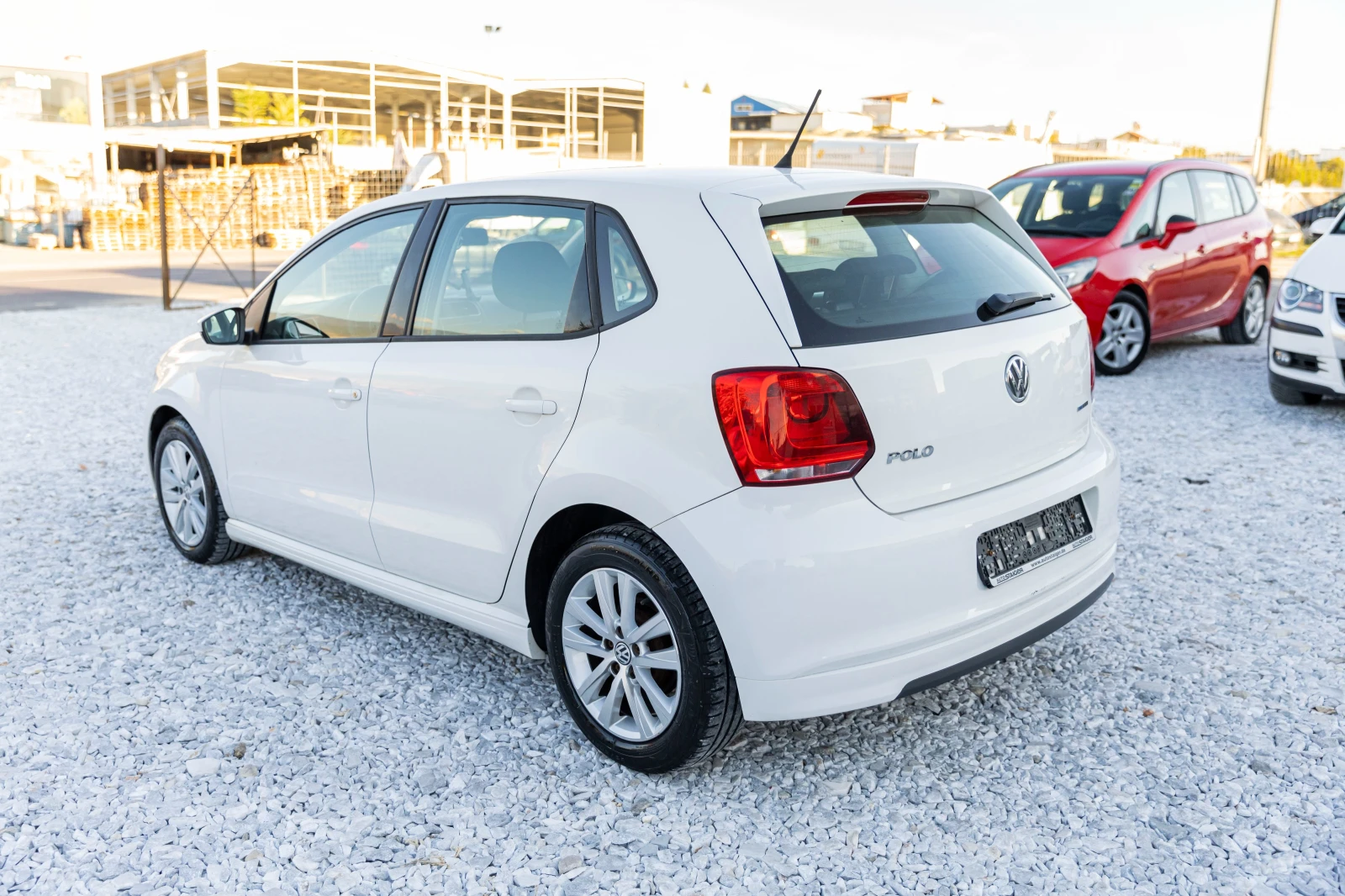 VW Polo 1.2TDI 75кс BLUEMOTION - изображение 7