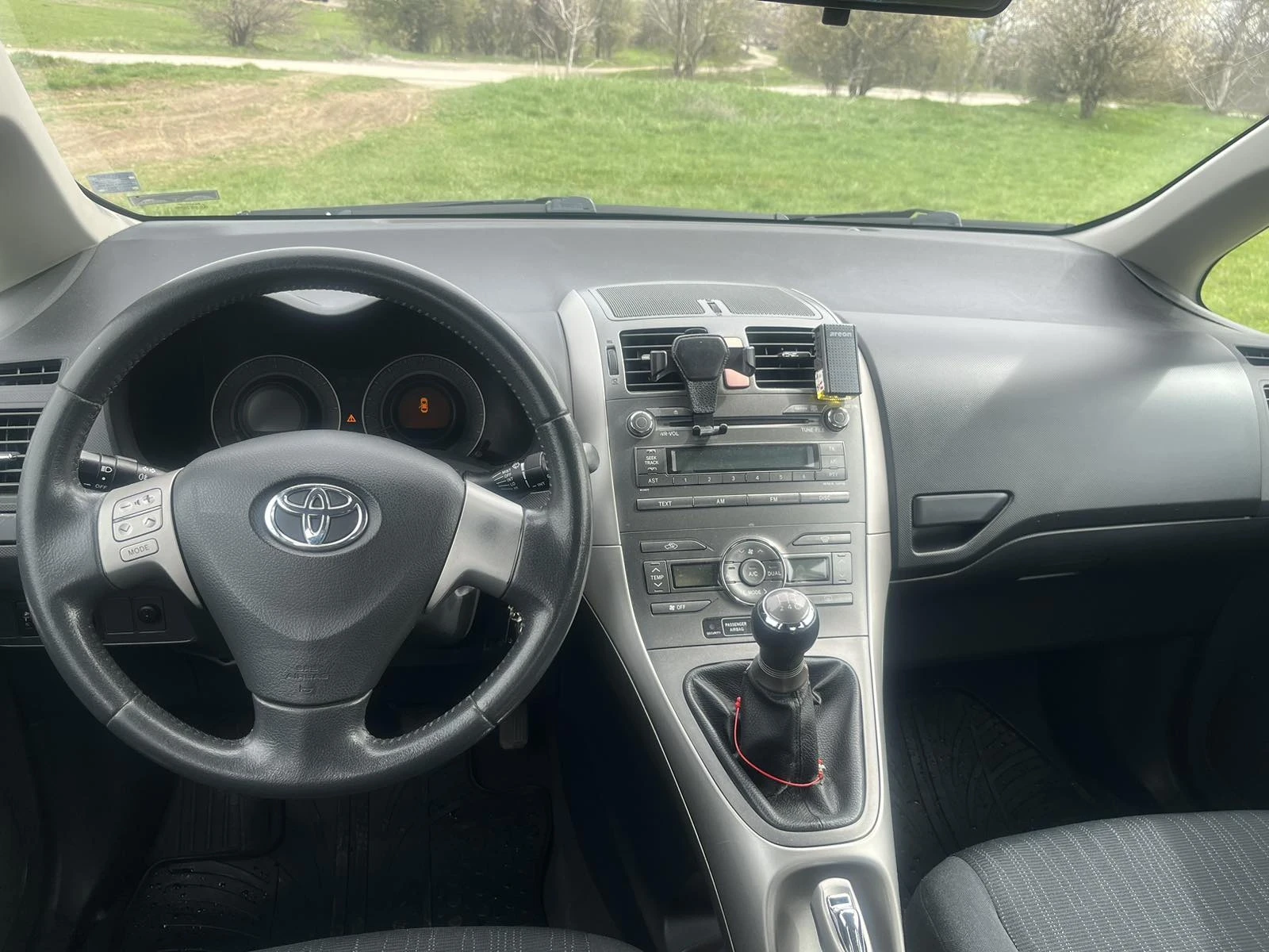 Toyota Auris 1, 6 - изображение 8