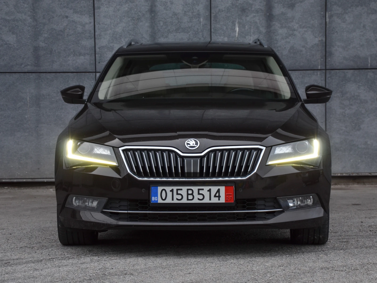 Skoda Superb 2.0TDI 190HP LAURIN&KLEMENT 4X4 - изображение 2