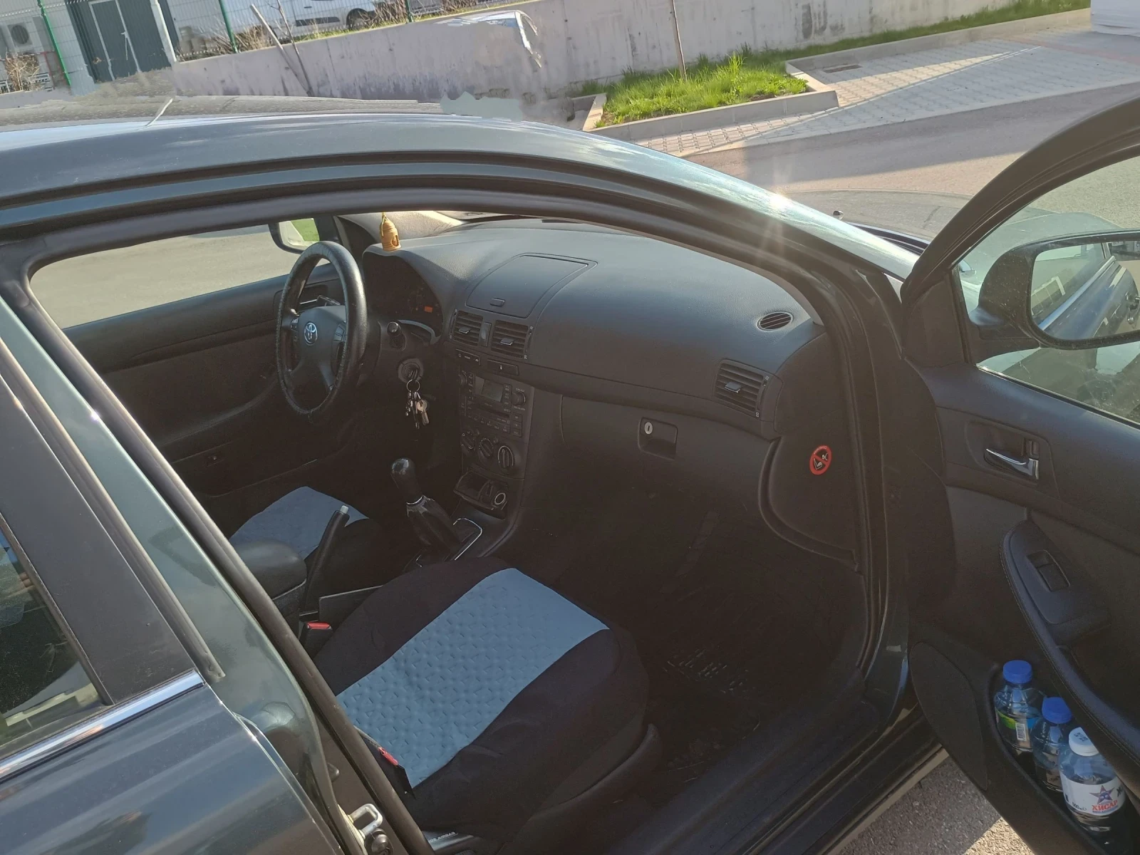 Toyota Avensis T25 - изображение 7