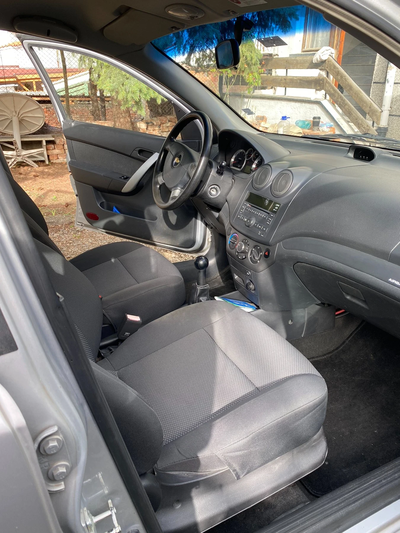 Chevrolet Aveo, снимка 10 - Автомобили и джипове - 53850416