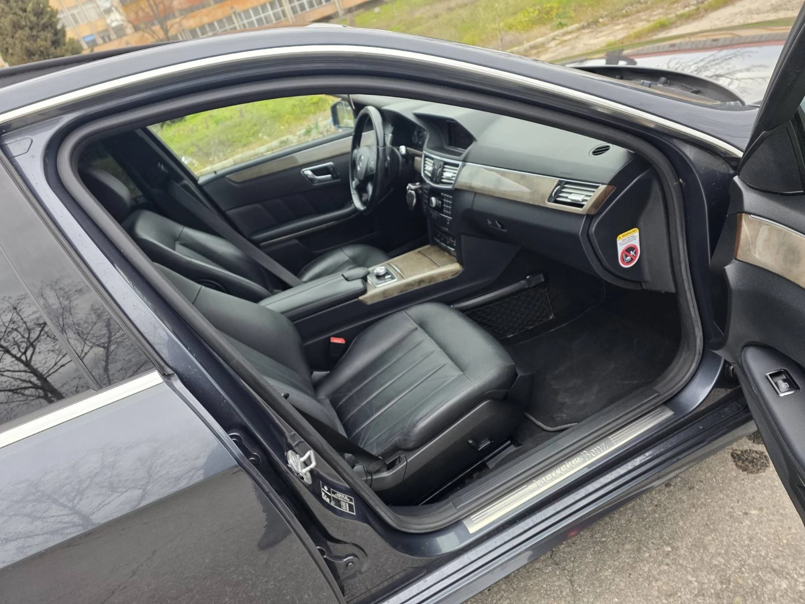 Mercedes-Benz E 350, снимка 12 - Автомобили и джипове - 53906391