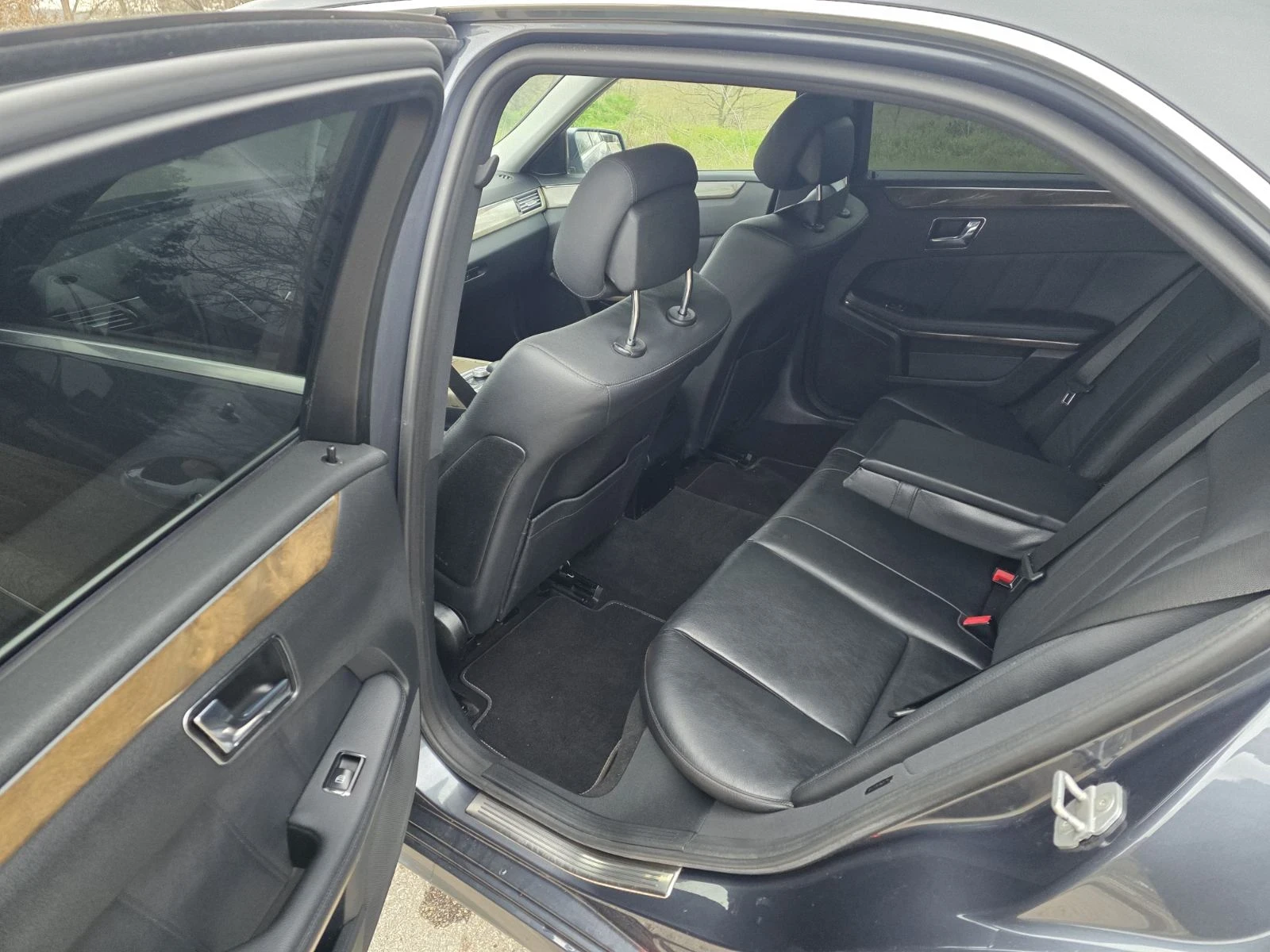 Mercedes-Benz E 350, снимка 10 - Автомобили и джипове - 53906391