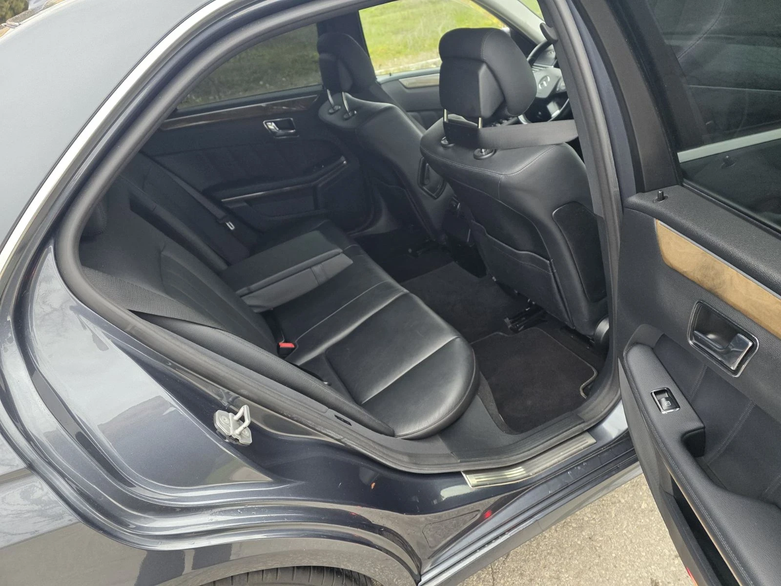 Mercedes-Benz E 350, снимка 9 - Автомобили и джипове - 53906391