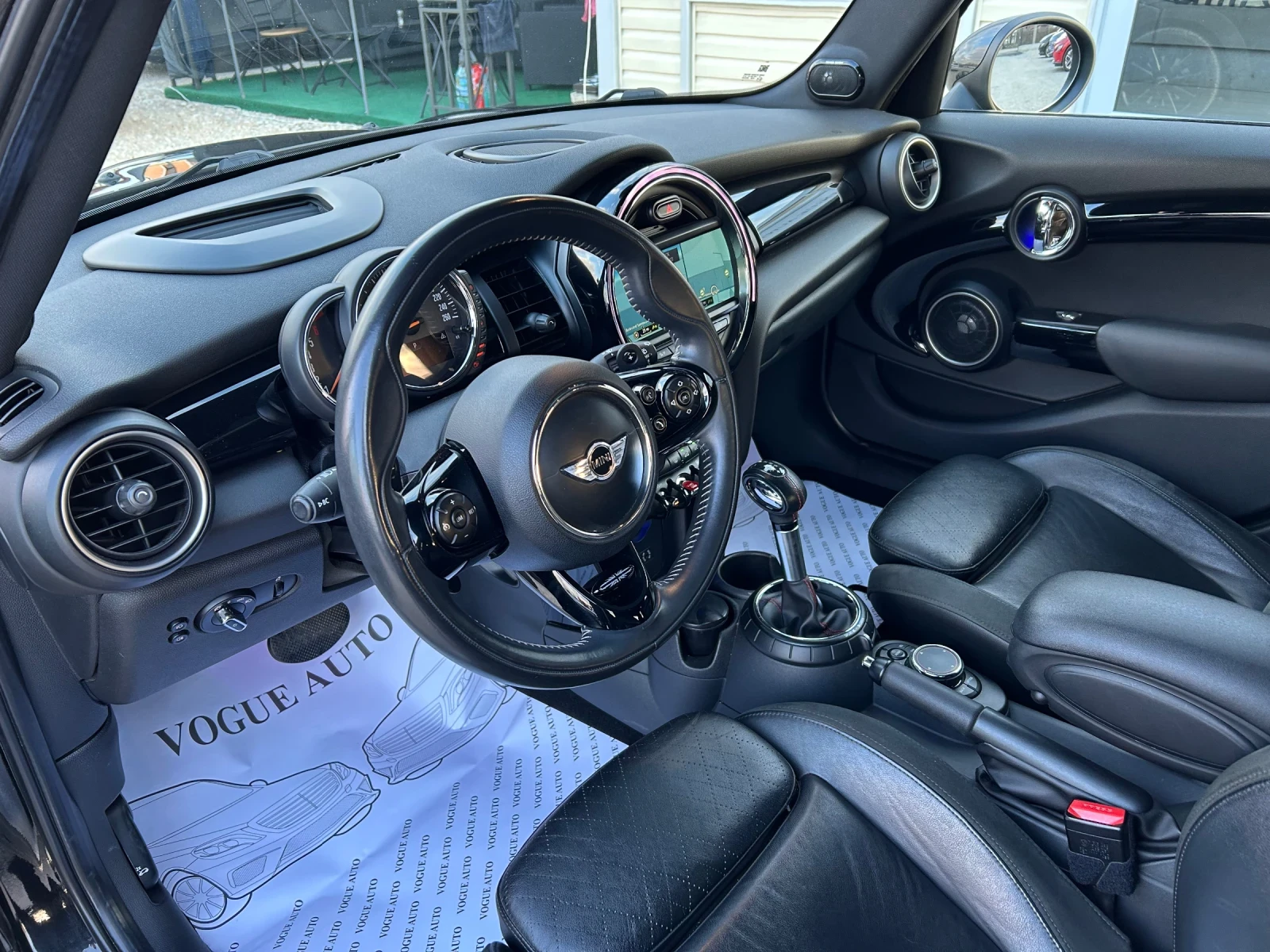 Mini Cooper SD* PANO* H/K* KEYLESS* NAVI* HEAD UP, снимка 7 - Автомобили и джипове - 53989404