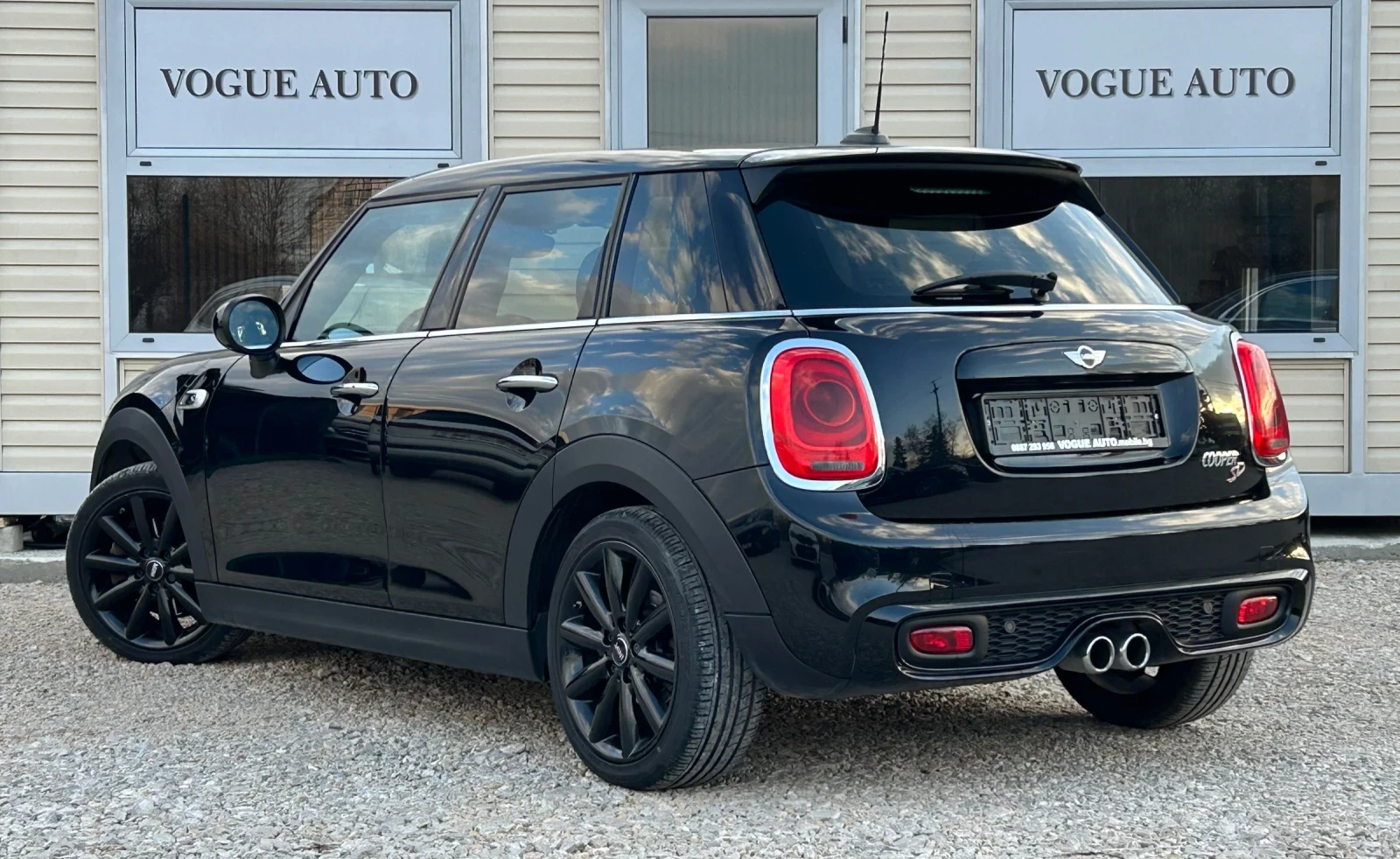 Mini Cooper SD* PANO* H/K* KEYLESS* NAVI* HEAD UP, снимка 4 - Автомобили и джипове - 53989404