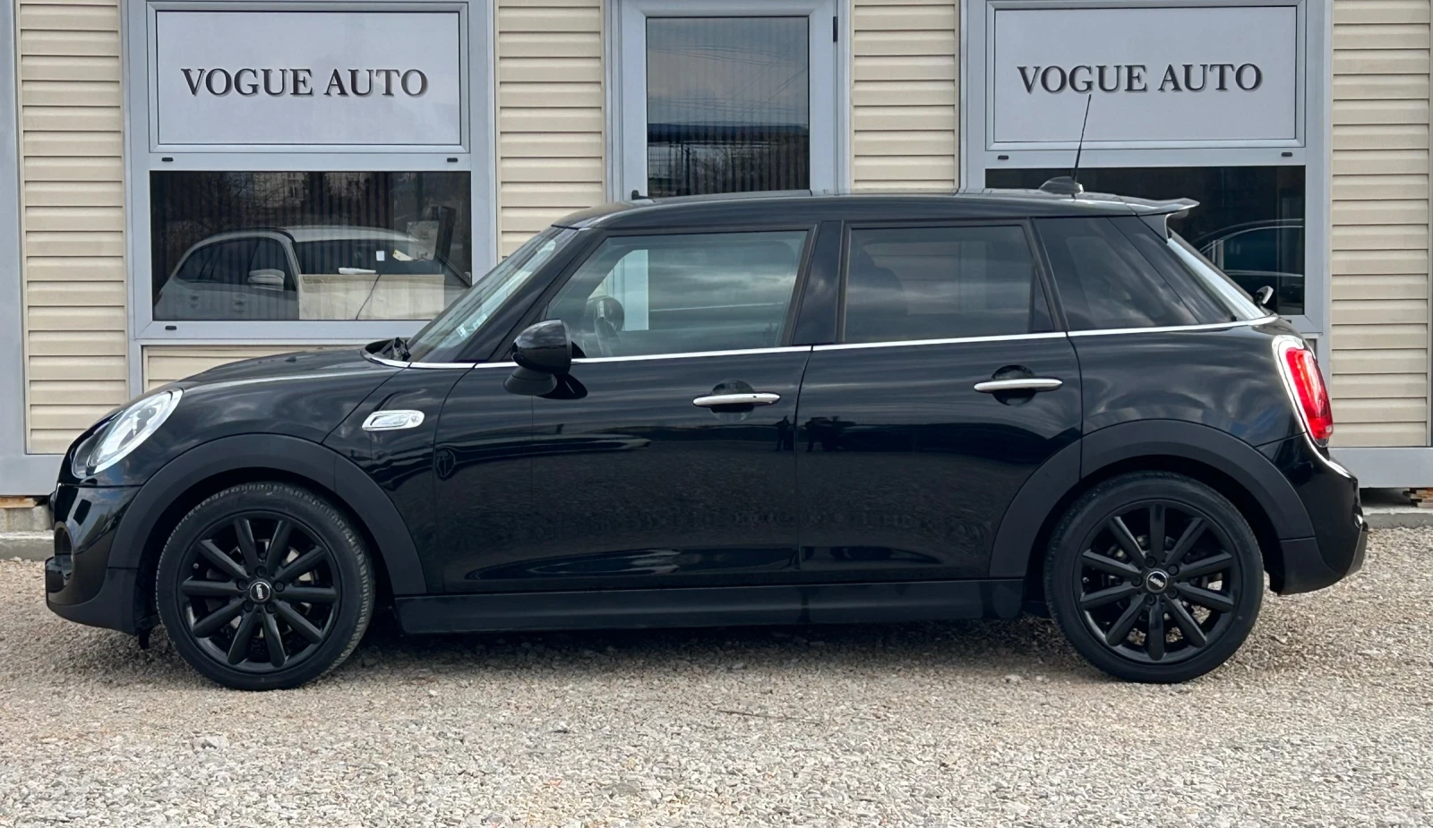 Mini Cooper SD* PANO* H/K* KEYLESS* NAVI* HEAD UP, снимка 5 - Автомобили и джипове - 53989404