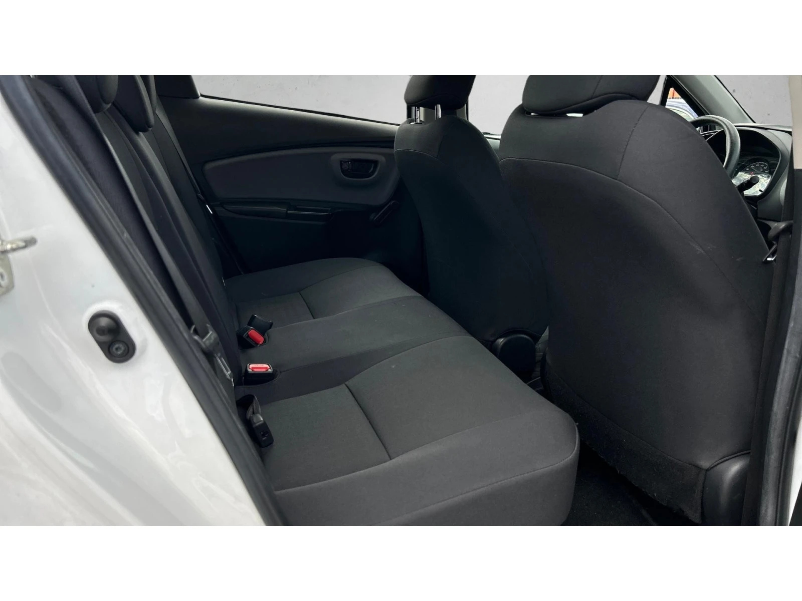 Toyota Yaris 1.5 HSD, Месечна вноска от 199  , снимка 10 - Автомобили и джипове - 53993620